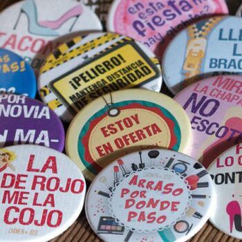 Packs de chapas con frases